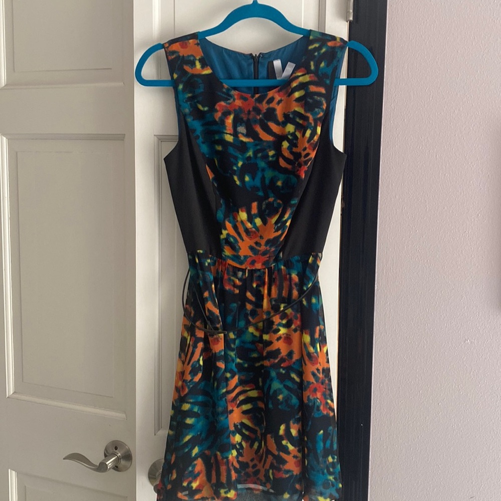 Kensie sleeveless dress. Black  and multicolored.